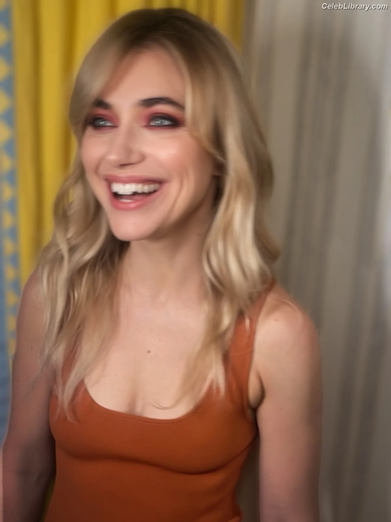 Imogen Poots photo 21 of 209