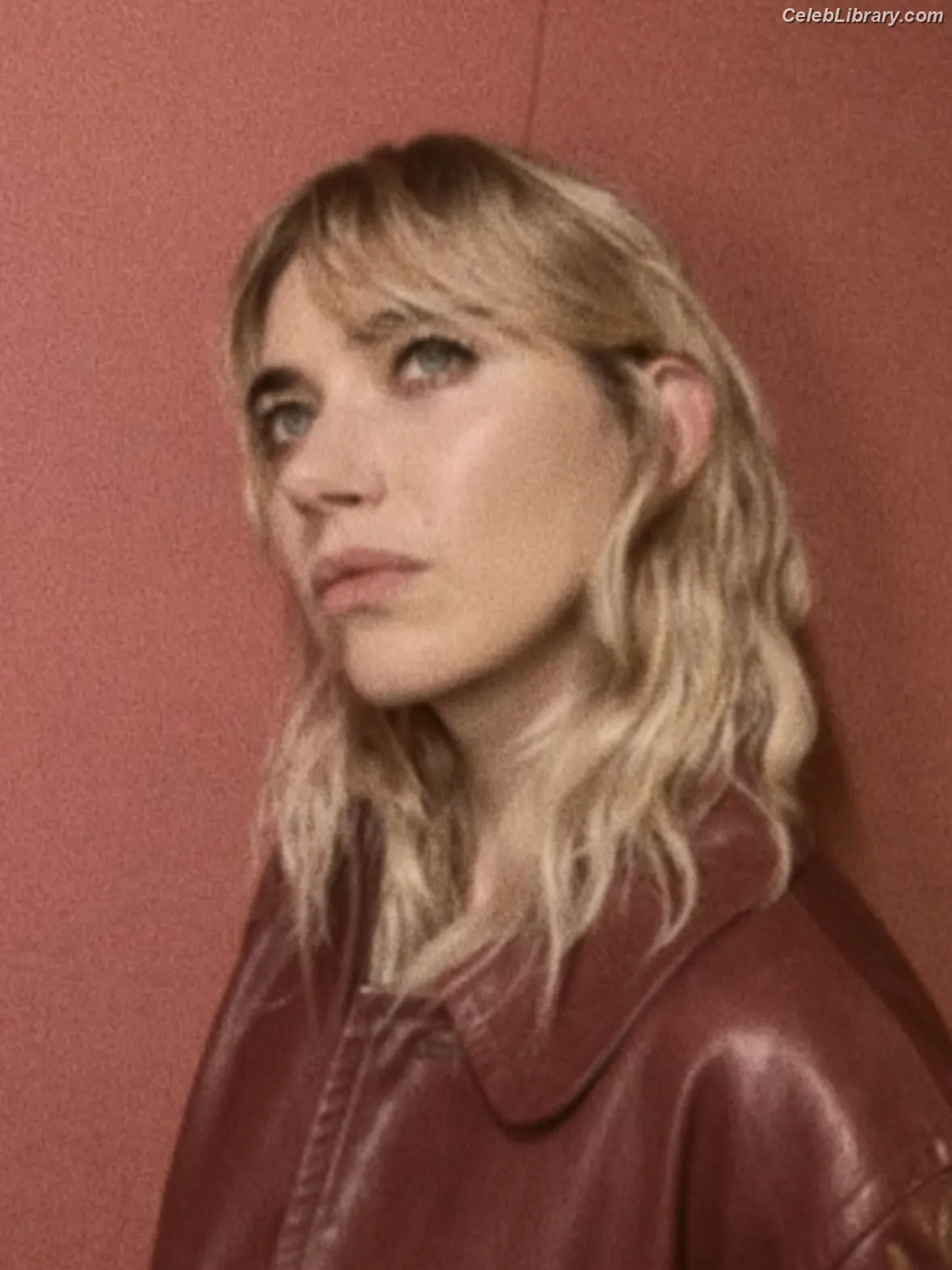 Imogen Poots photo 3 of 209