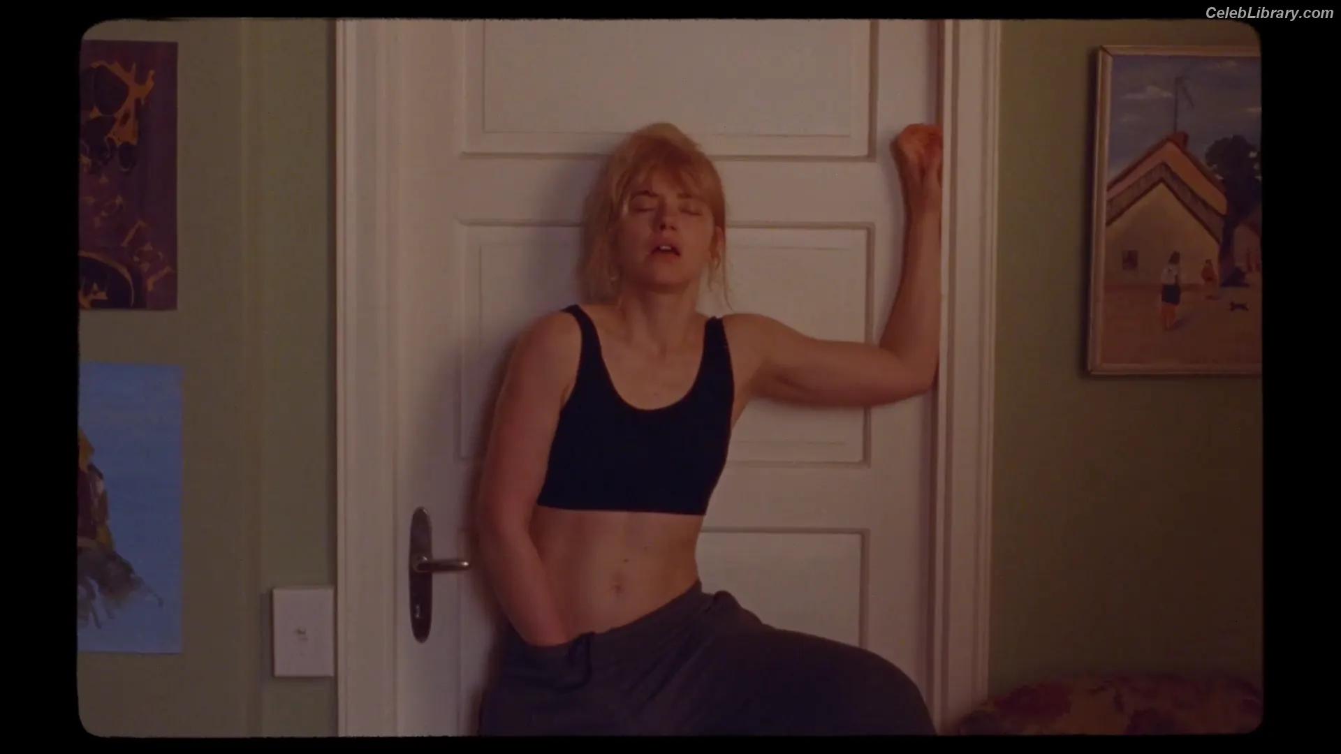 Imogen Poots photo 24 of 209