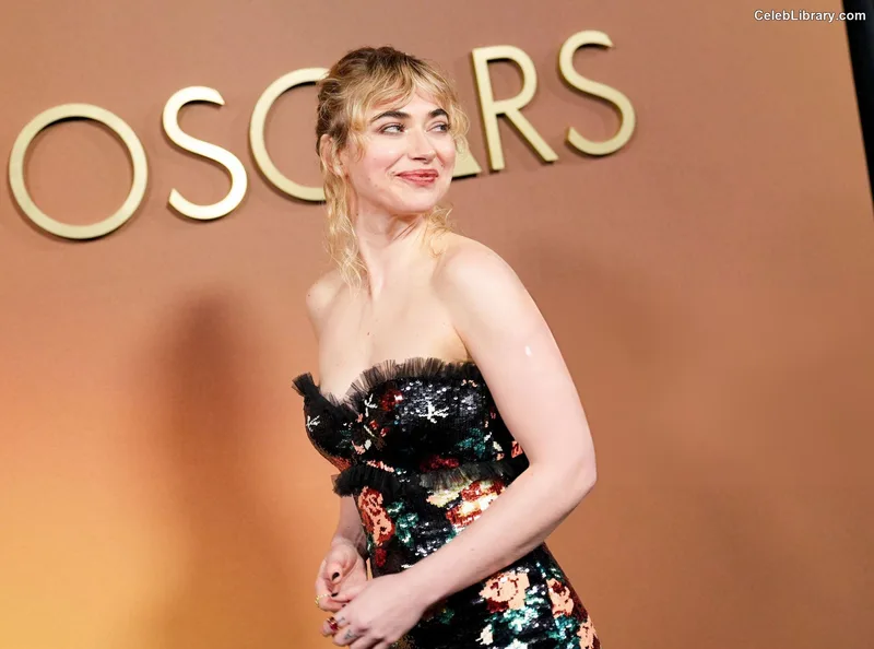 Imogen Poots photo 4 of 210