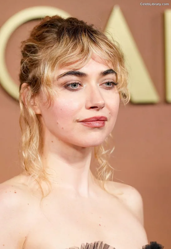 Imogen Poots photo 6 of 210