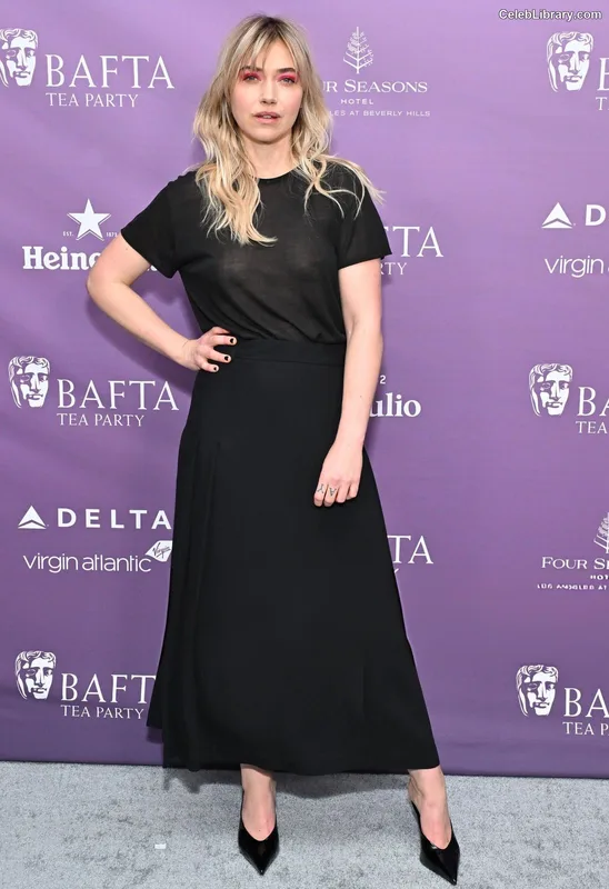 Imogen Poots photo 15 of 210