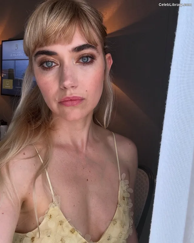 Imogen Poots photo 24 of 210