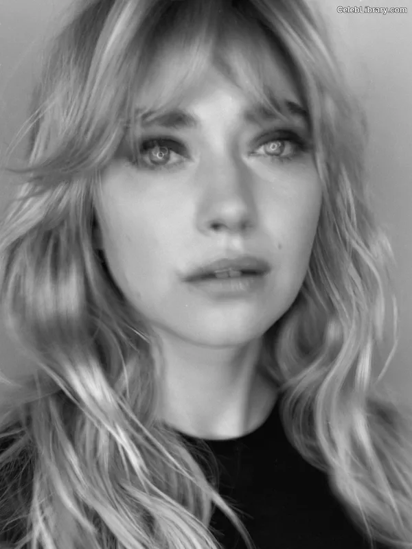 Imogen Poots photo 2 of 210