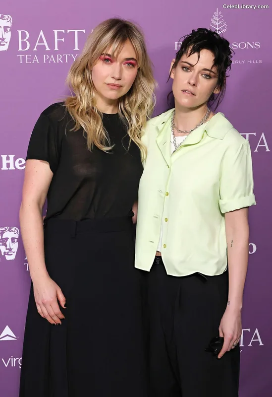 Imogen Poots photo 2 of 210