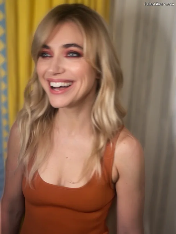 Imogen Poots photo 8 of 210