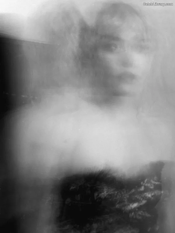 Imogen Poots photo 13 of 210