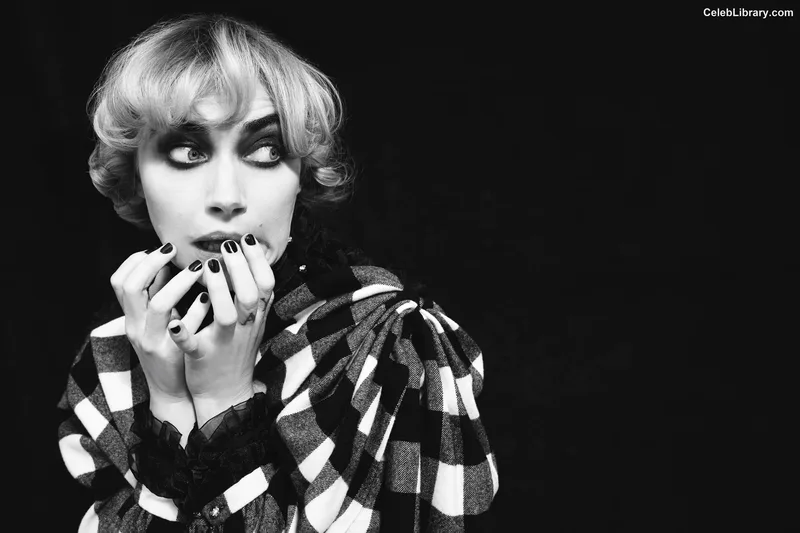 Imogen Poots photo 1 of 210