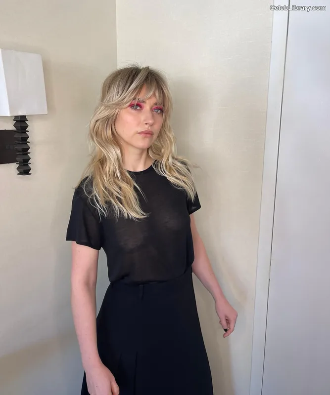 Imogen Poots photo 16 of 210