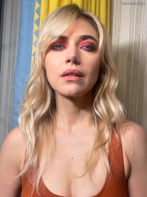 Imogen Poots photo 20 of 210