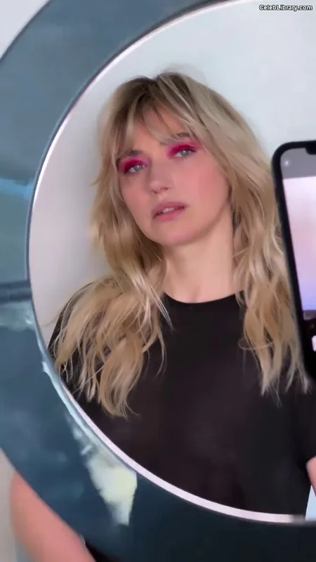 Imogen Poots photo 19 of 210