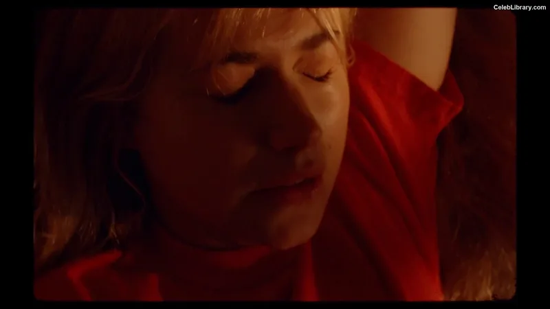 Imogen Poots photo 21 of 210