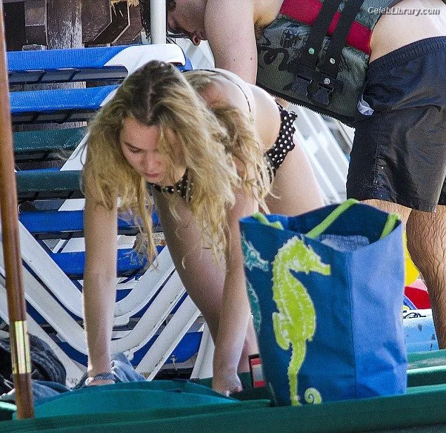 Imogen Waterhouse photo 10 of 249