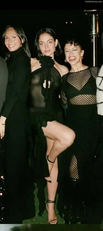 Inanna Sarkis photo 2 of 62