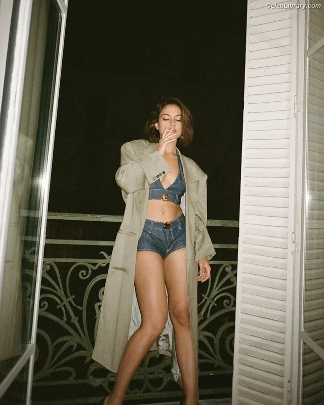 Inanna Sarkis photo 12 of 62