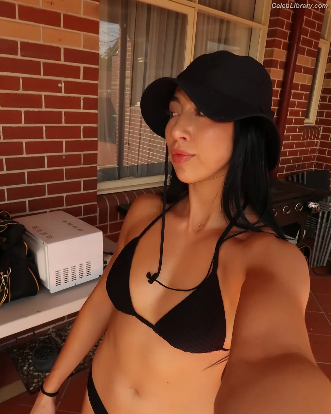 Indi Hartwell photo 17 of 885
