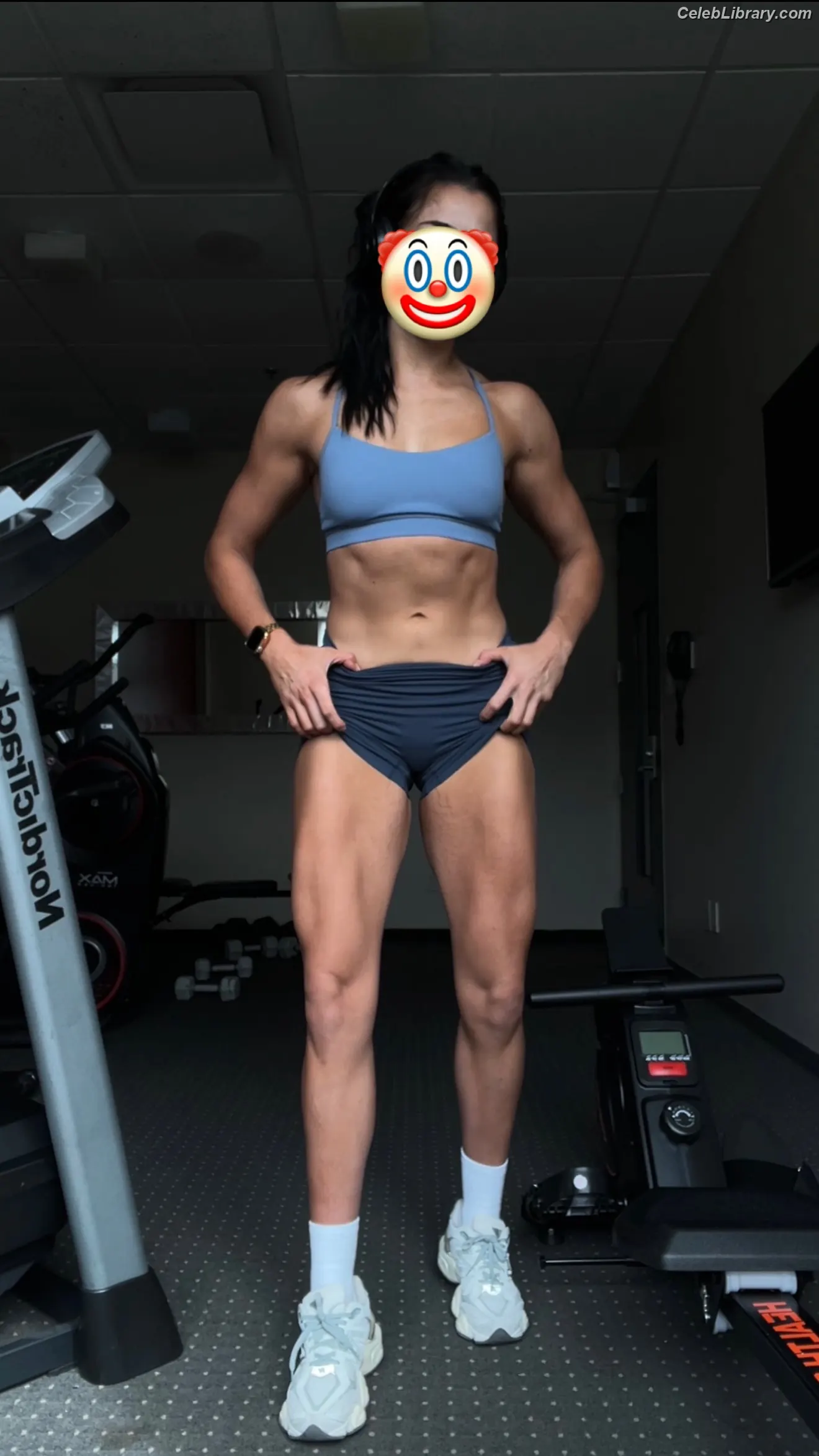 Indi Hartwell photo 4 of 885