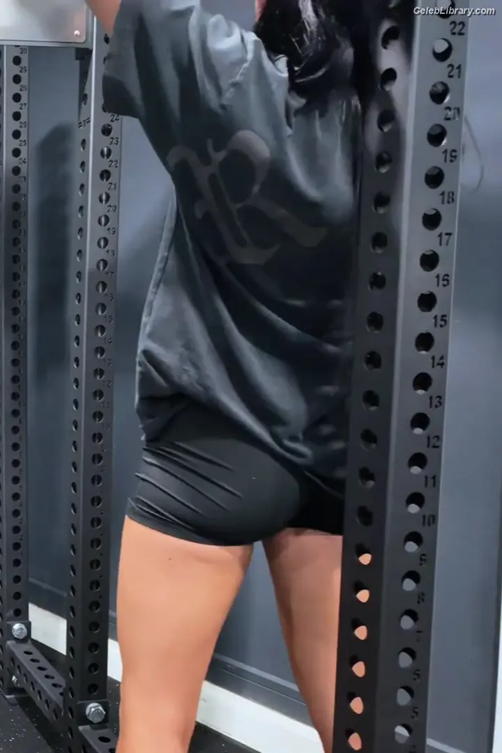 Indi Hartwell photo 13 of 885