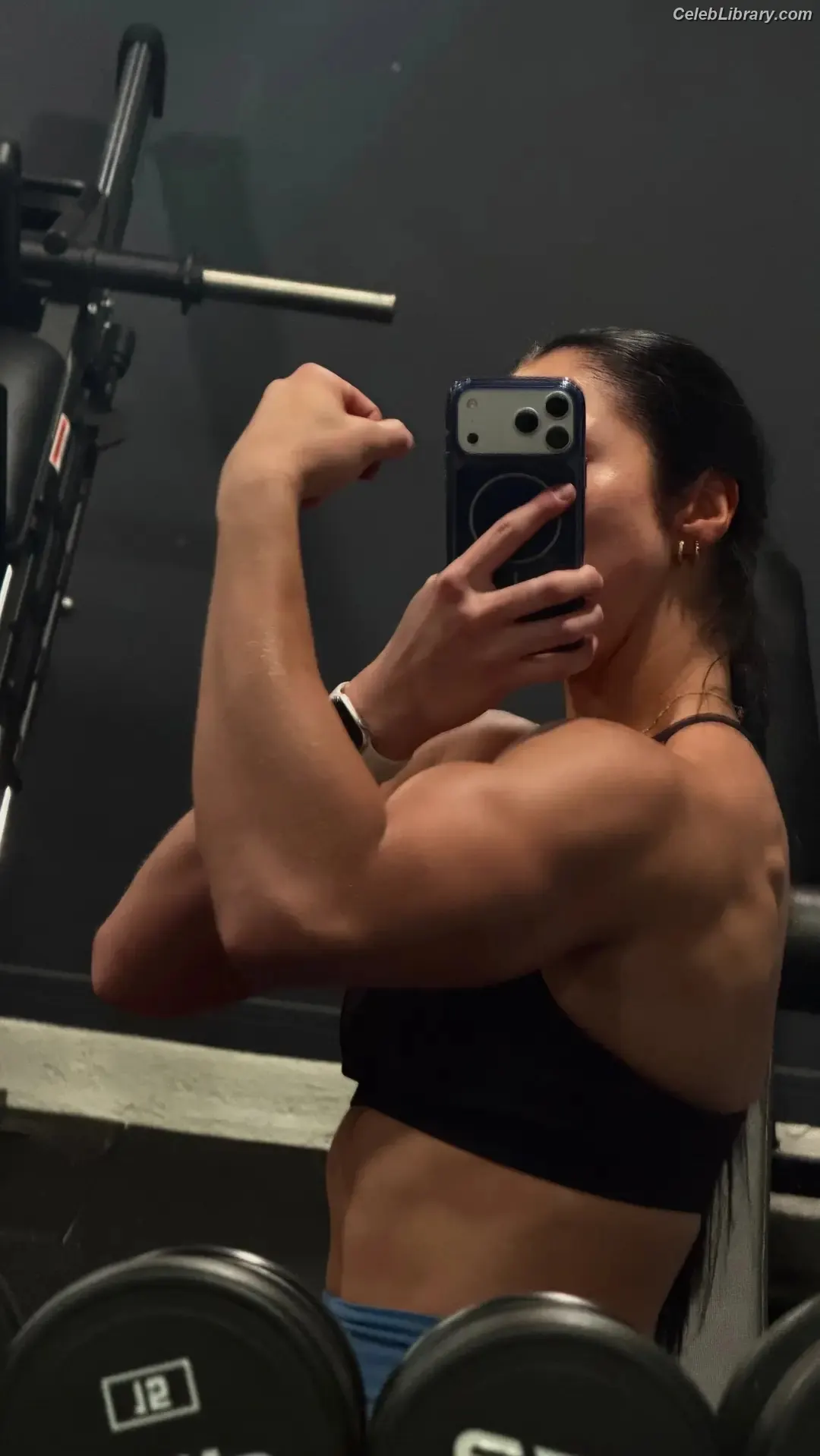 Indi Hartwell photo 8 of 885