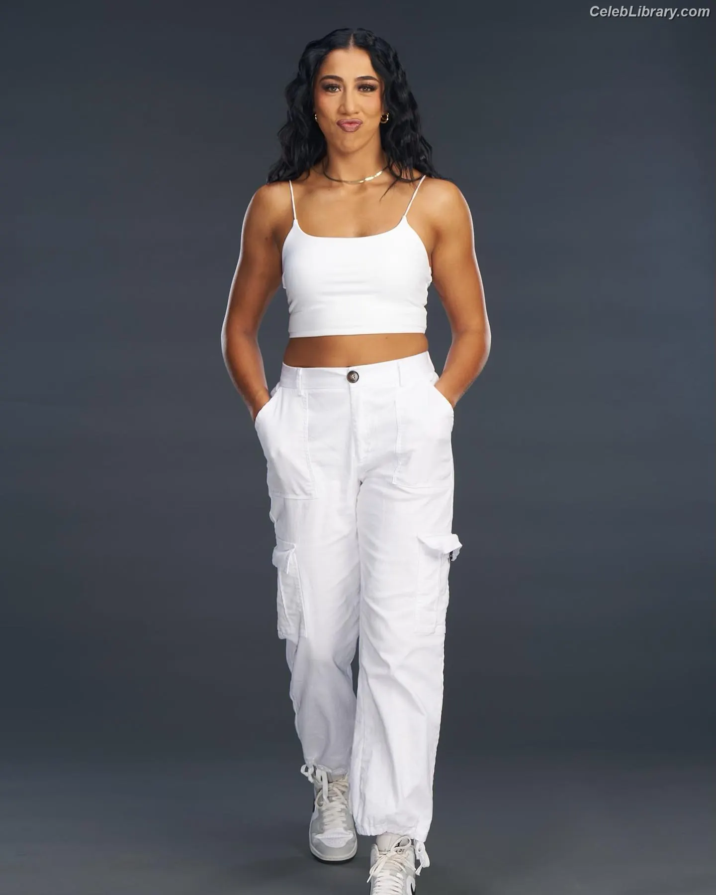 Indi Hartwell photo 14 of 885