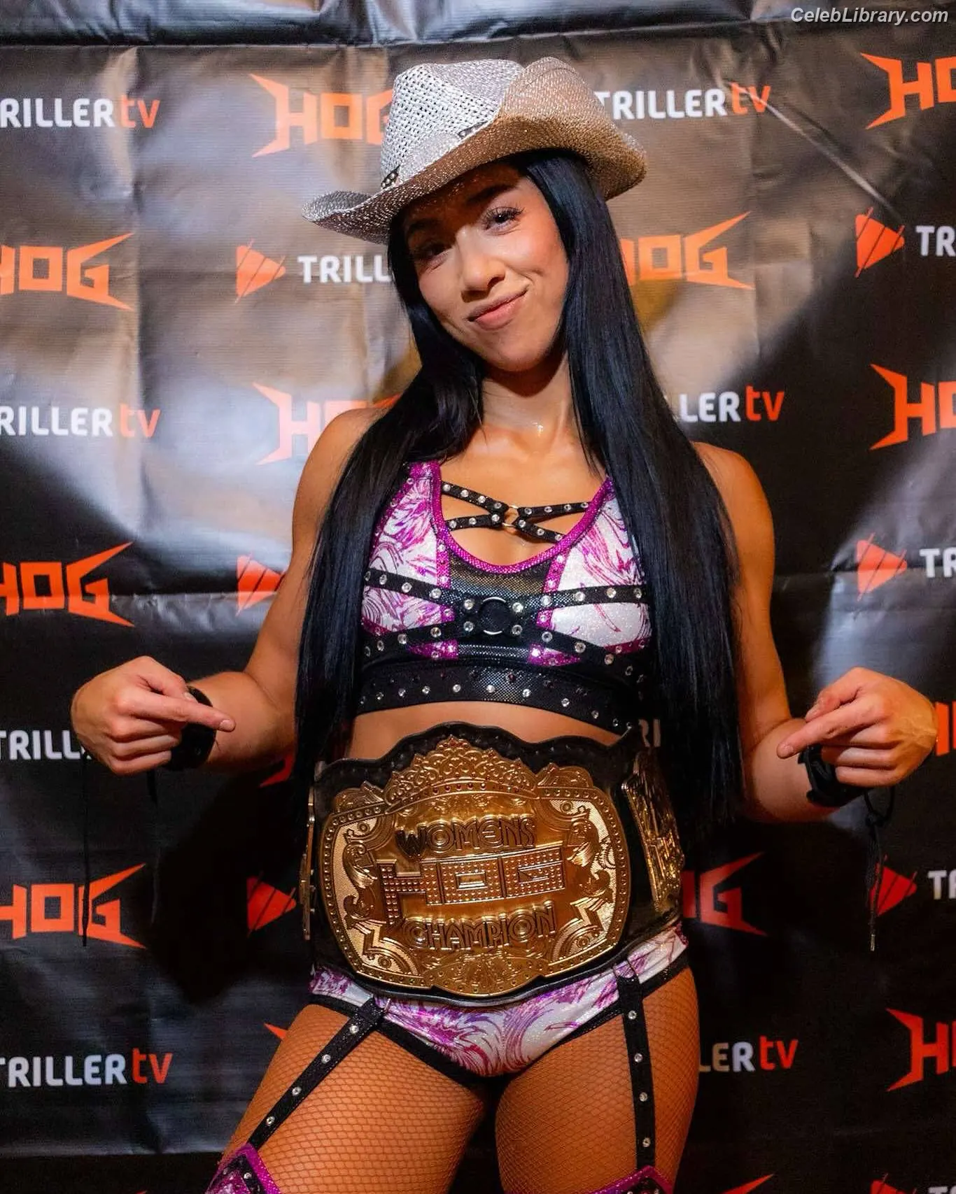 Indi Hartwell photo 7 of 885