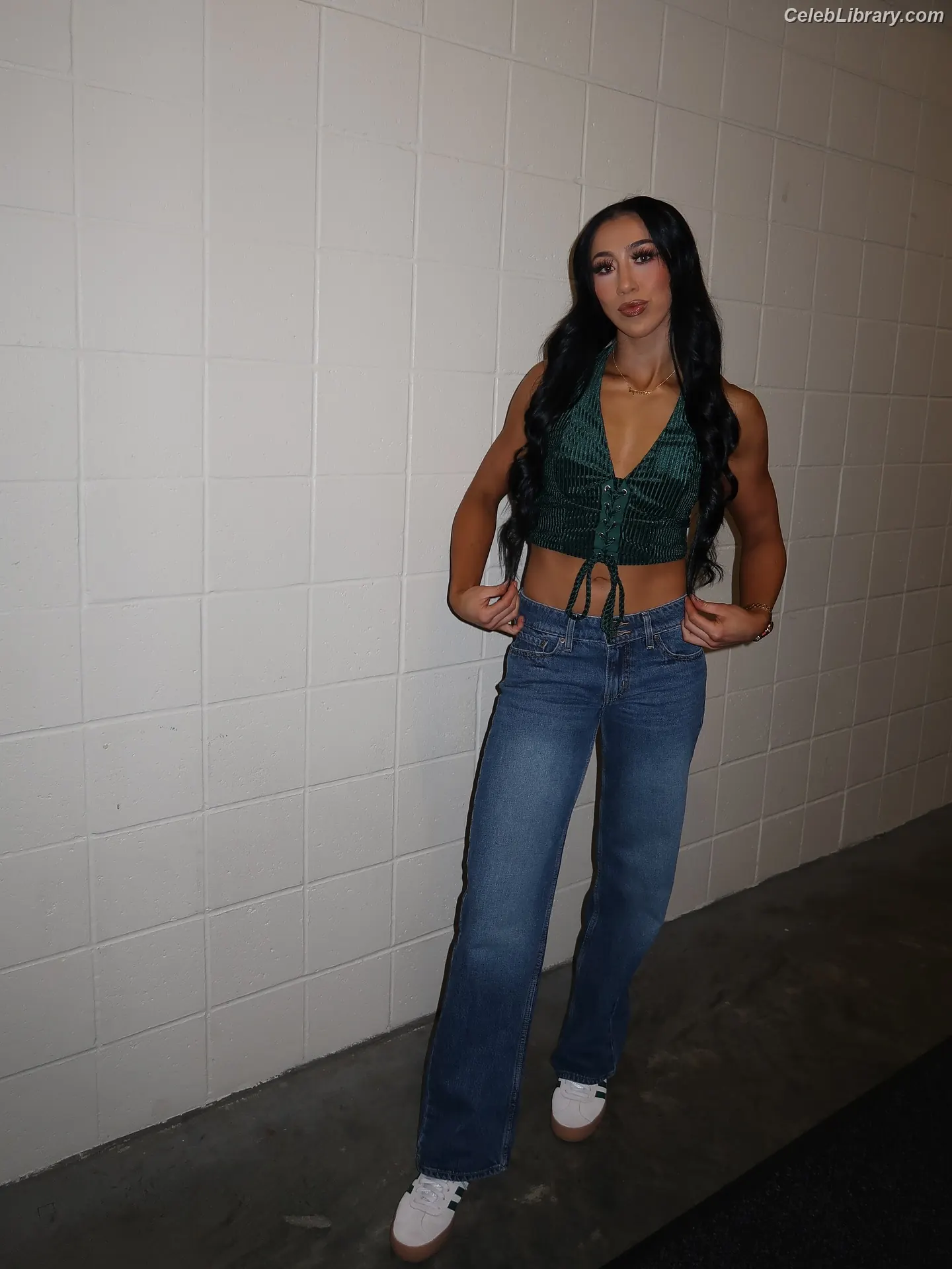 Indi Hartwell photo 8 of 885