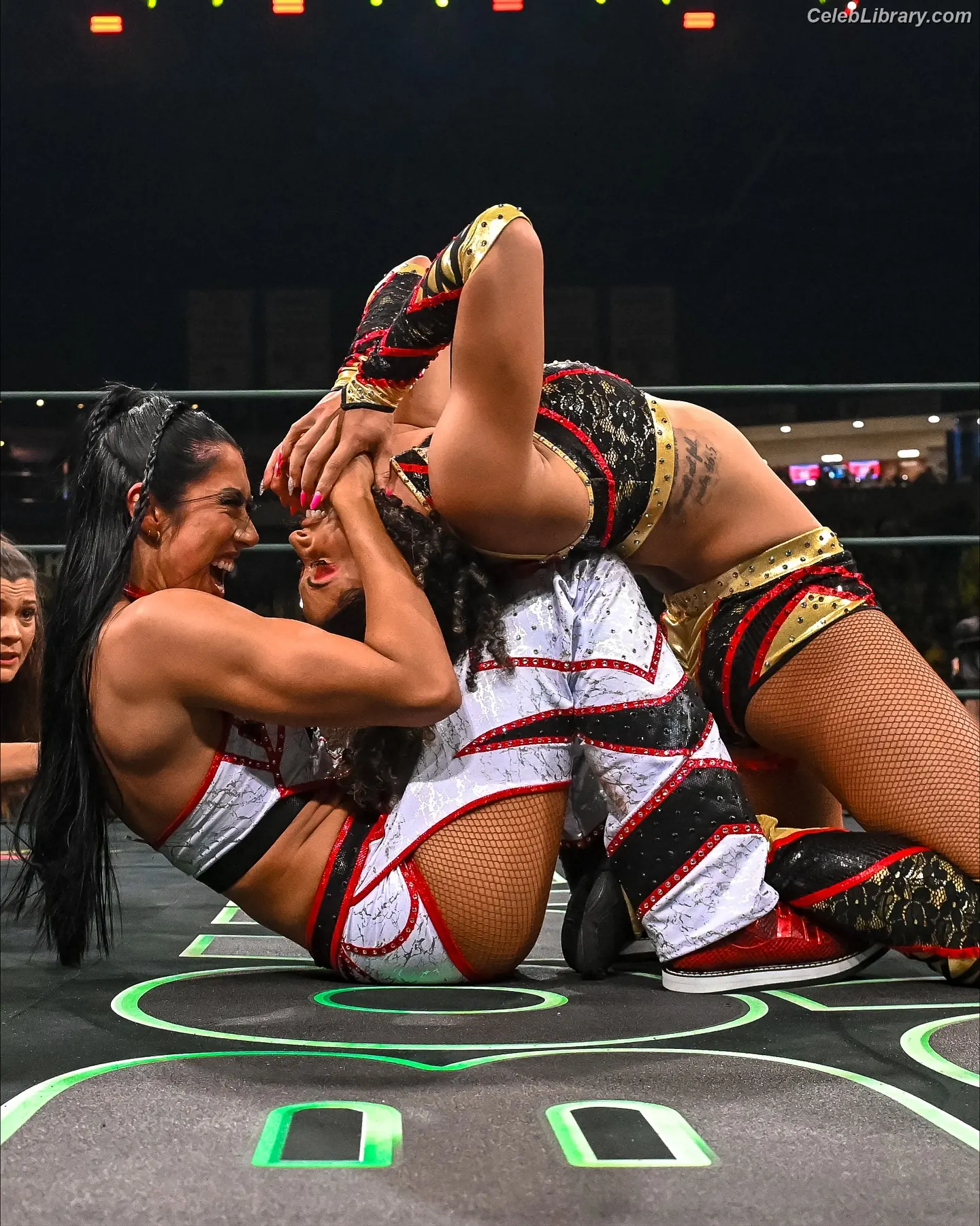 Indi Hartwell photo 10 of 885