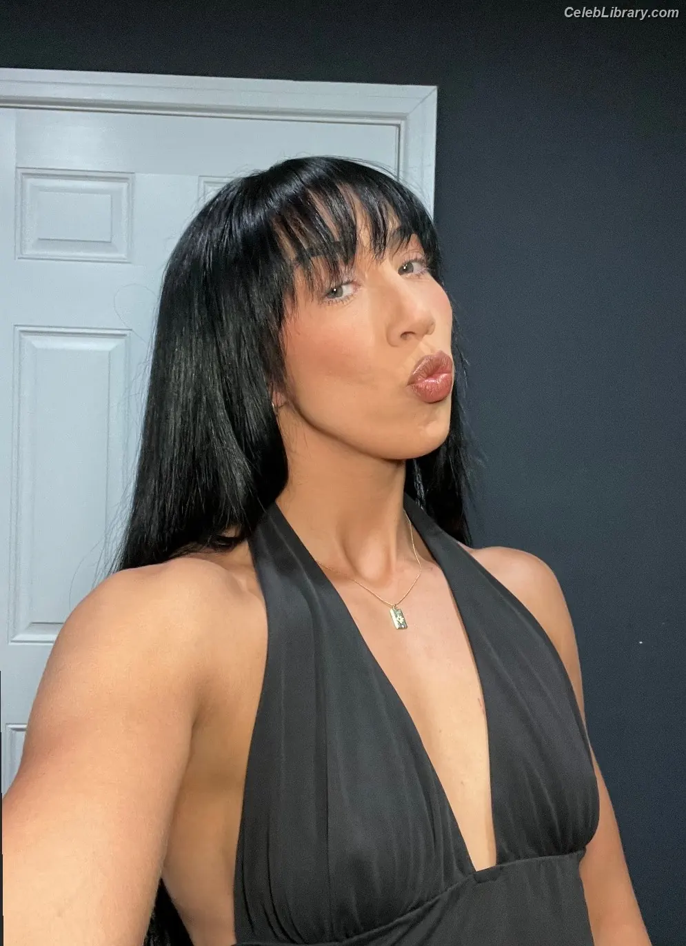 Indi Hartwell photo 10 of 885