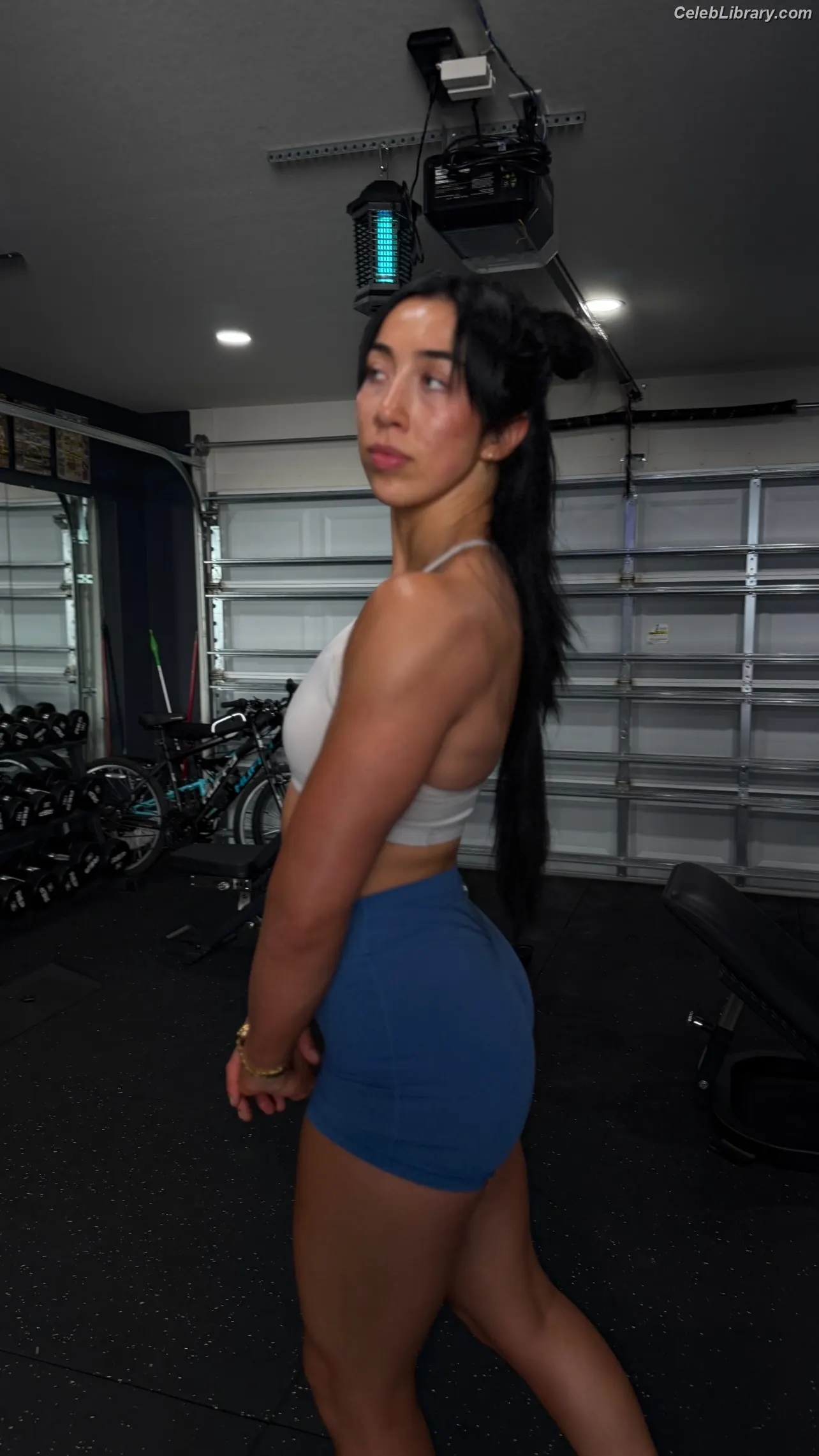 Indi Hartwell photo 16 of 885