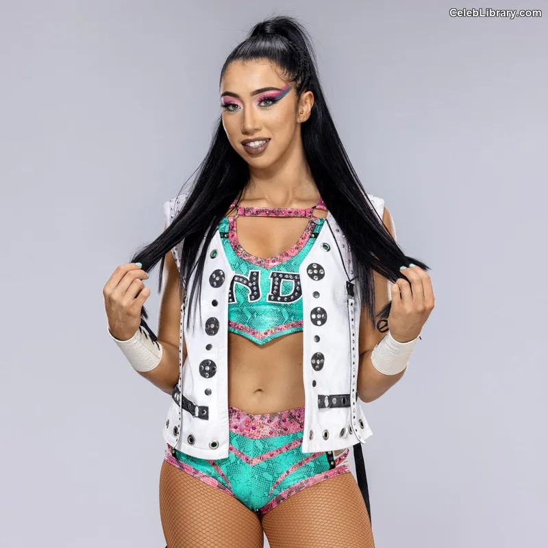 Indi Hartwell photo 1 of 884