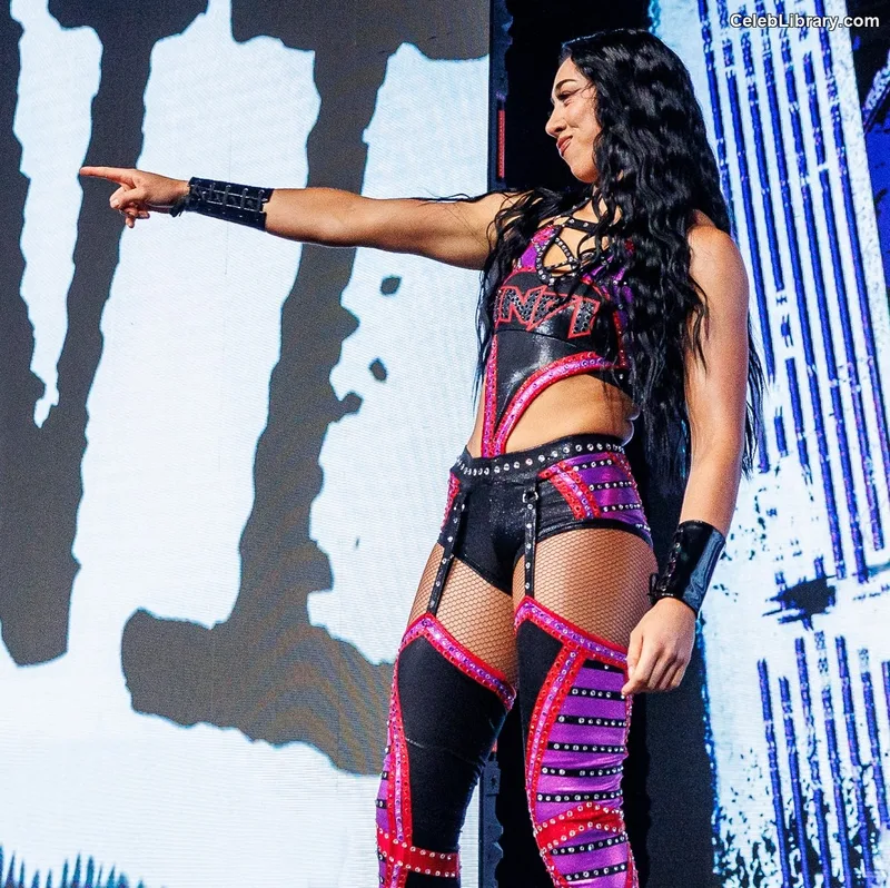 Indi Hartwell photo 10 of 884