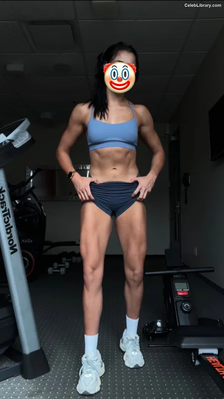 Indi Hartwell photo 2 of 884