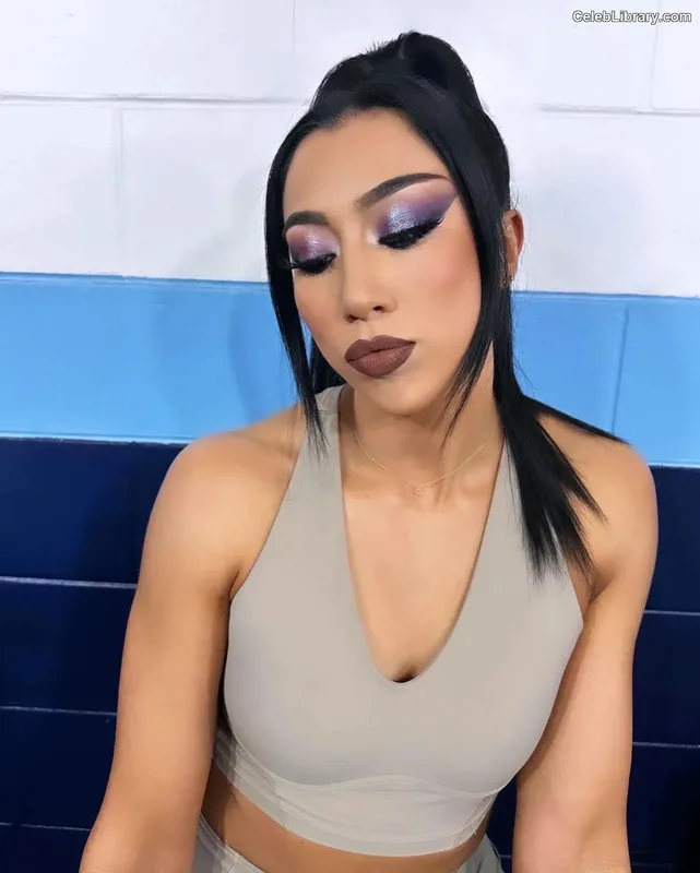 Indi Hartwell photo 23 of 884