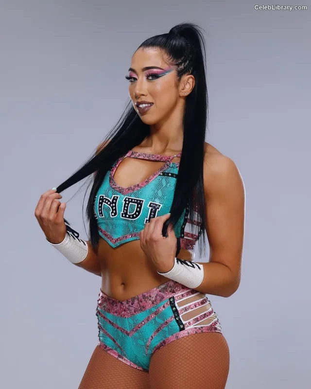 Indi Hartwell photo 10 of 884