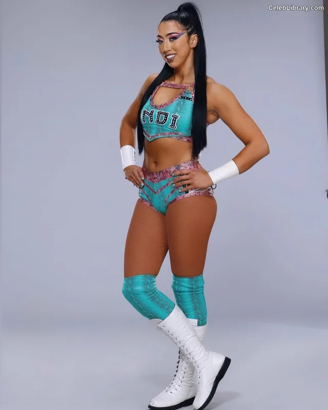 Indi Hartwell photo 11 of 884