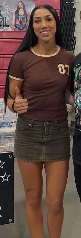 Indi Hartwell photo 19 of 884