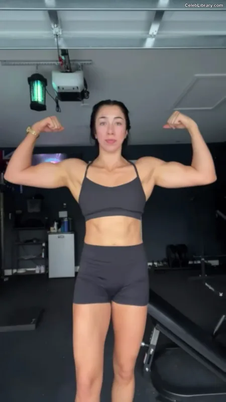Indi Hartwell photo 5 of 884
