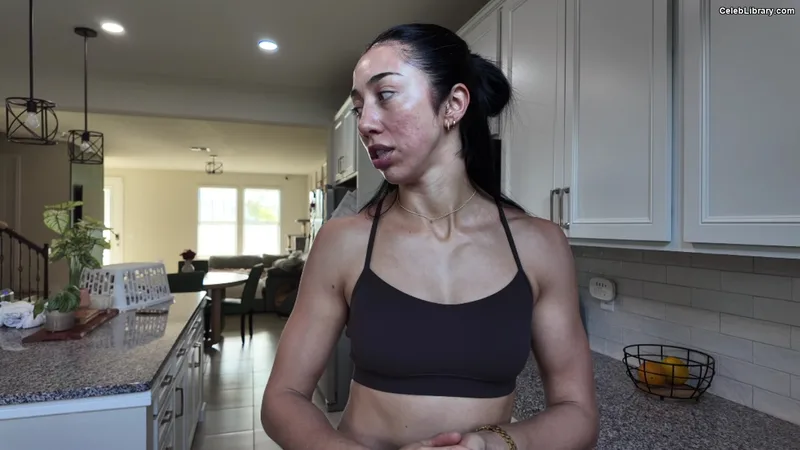 Indi Hartwell photo 14 of 884