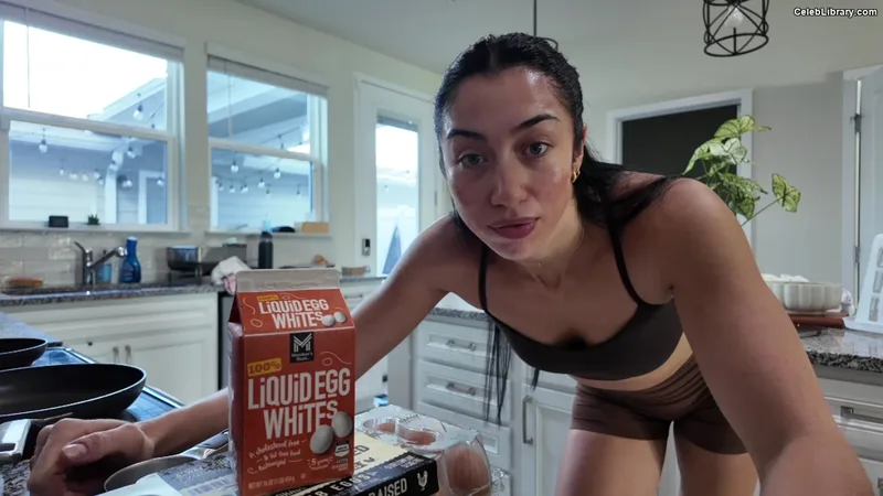 Indi Hartwell photo 15 of 884