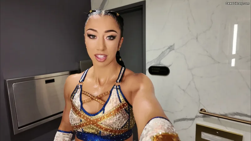 Indi Hartwell photo 4 of 884