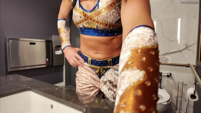 Indi Hartwell photo 8 of 884
