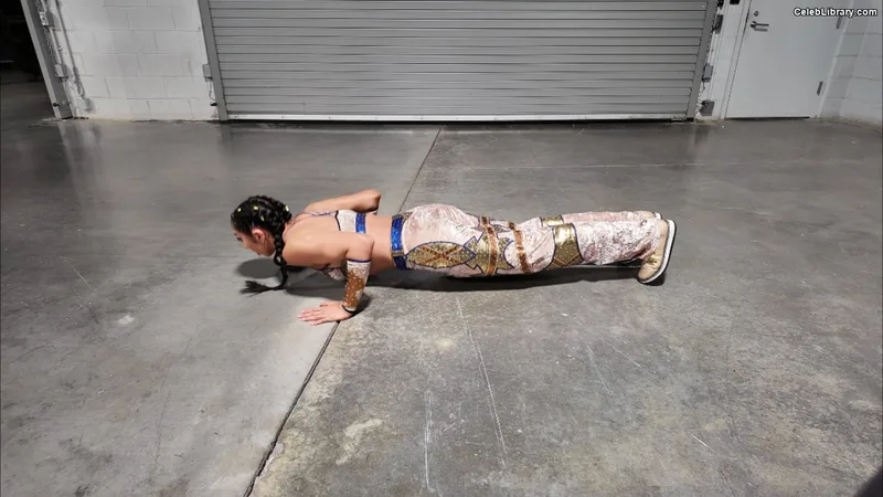 Indi Hartwell photo 15 of 884