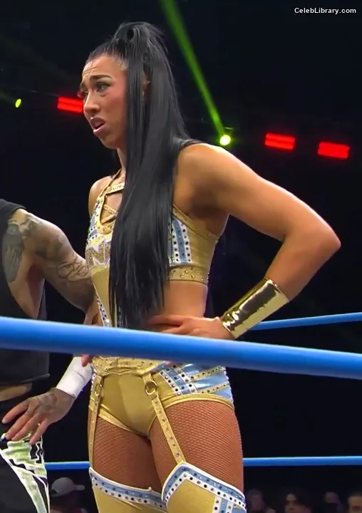 Indi Hartwell photo 16 of 884