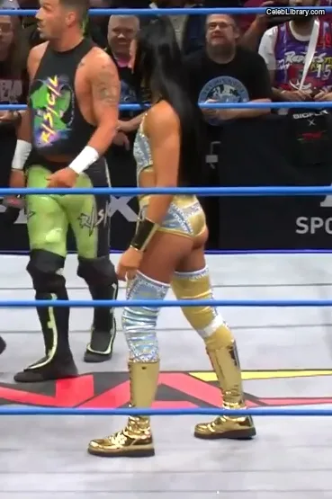 Indi Hartwell photo 17 of 884