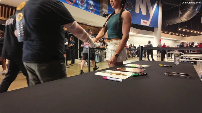 Indi Hartwell photo 15 of 884