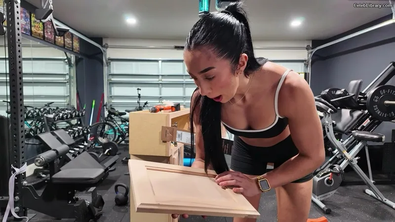 Indi Hartwell photo 6 of 884