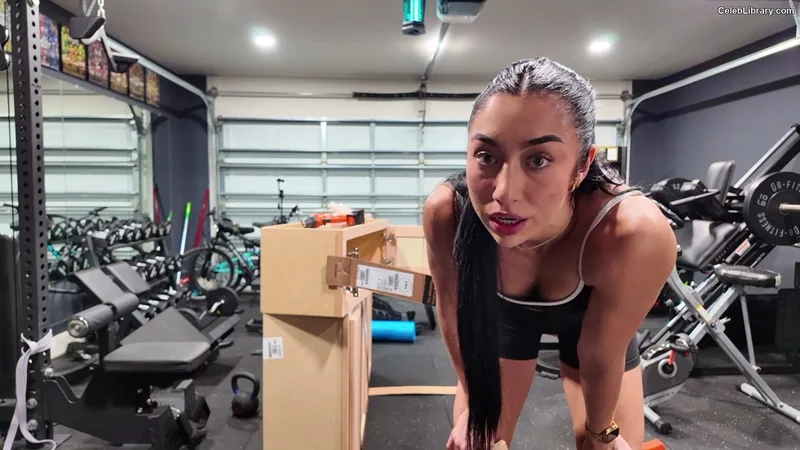 Indi Hartwell photo 8 of 884