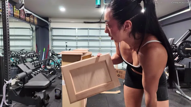 Indi Hartwell photo 12 of 884