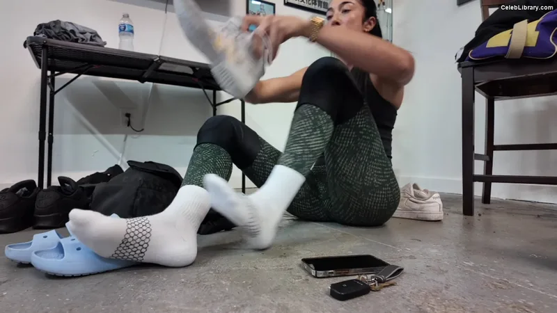 Indi Hartwell photo 12 of 884
