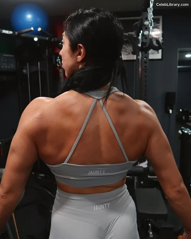 Indi Hartwell photo 19 of 884
